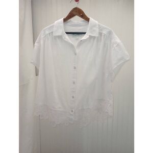 VTG American Eagle Outfitters, white lacey, short sleeve blouse. Size XL